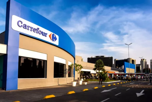 CARREFOUR LOCATION LAUNCHES A BRAND-NEW OFFER IN FRANNCE – HIRE A DACIA SANDERO FOR JUST €4 A DAY