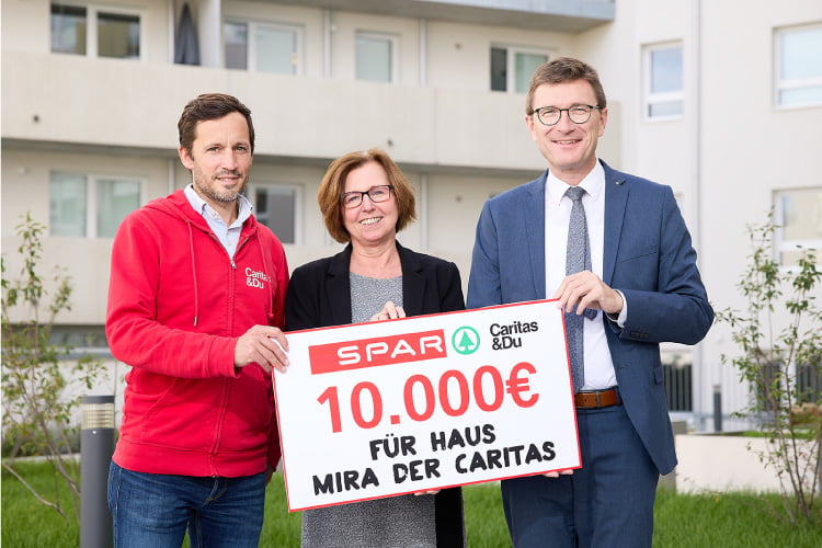 Spar Austria's Vienna division gives €10,000 to Caritas Haus Mira
